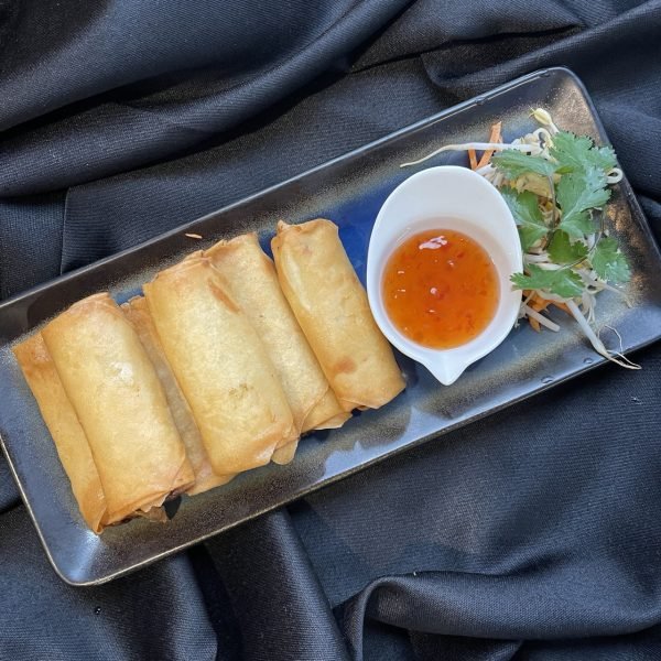 28A. Hjemmelavede forårsruller med kylling 6 stk