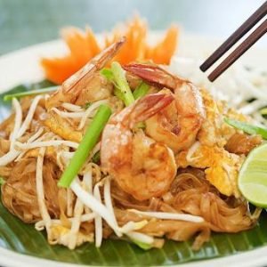 18C. Stegte nudler m. rejer og grøntsager